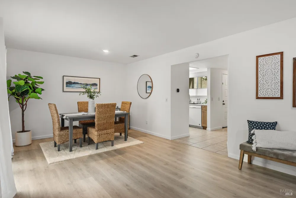 2317 Cross Avenue Santa Rosa, CA 95401