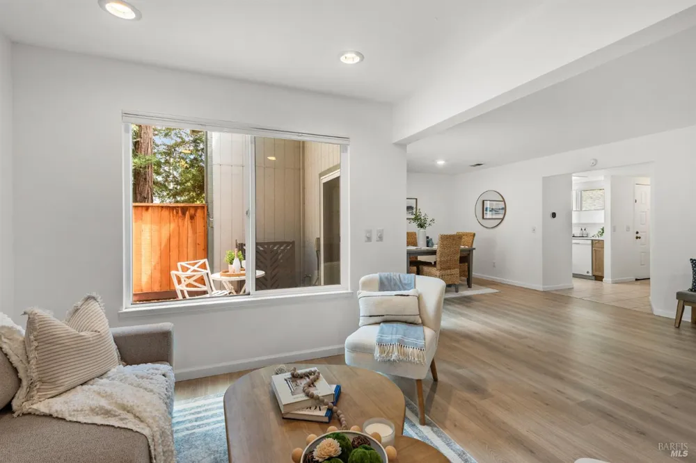 2317 Cross Avenue Santa Rosa, CA 95401