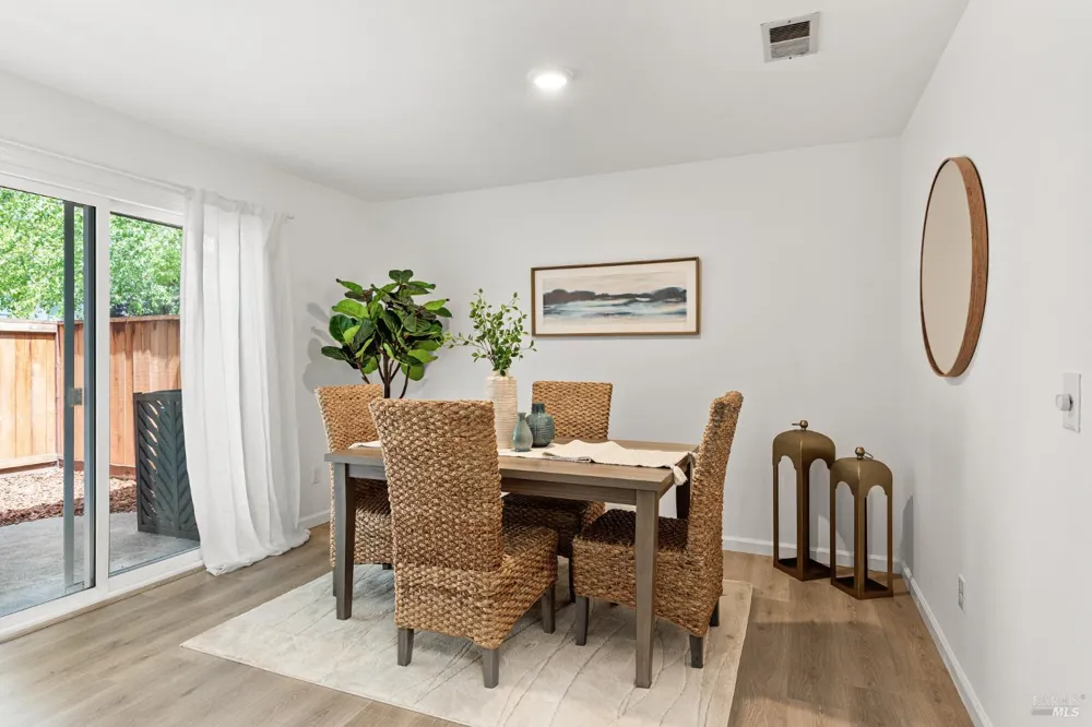 2317 Cross Avenue Santa Rosa, CA 95401