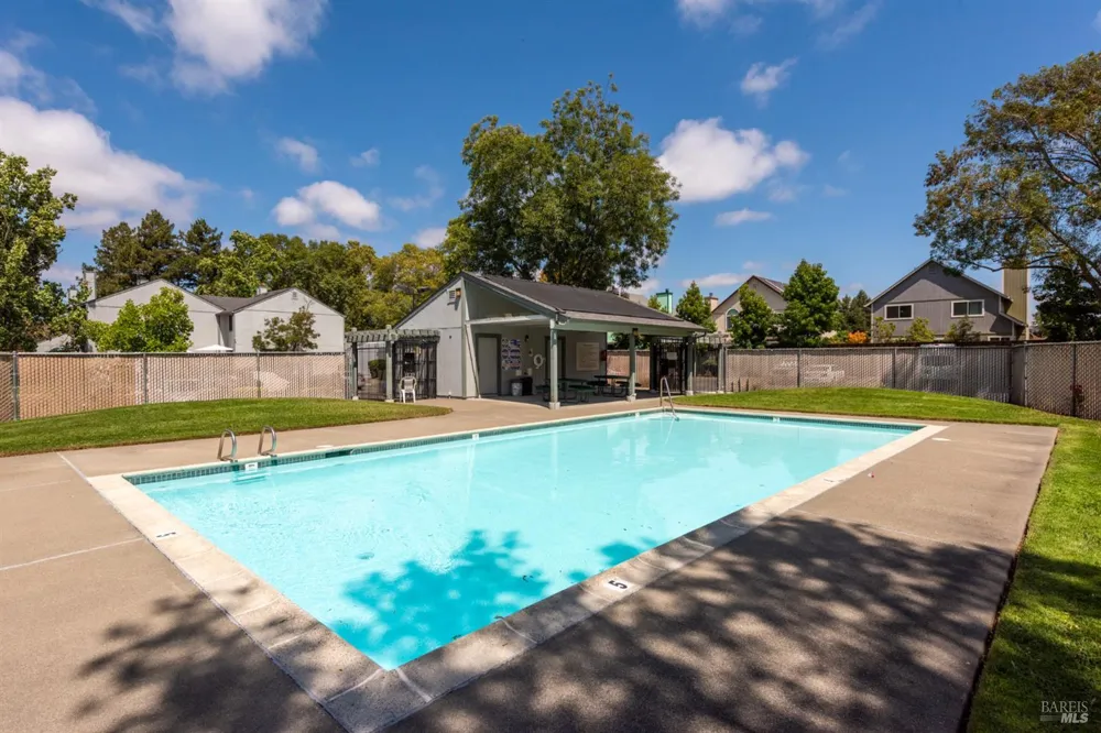 2317 Cross Avenue Santa Rosa, CA 95401