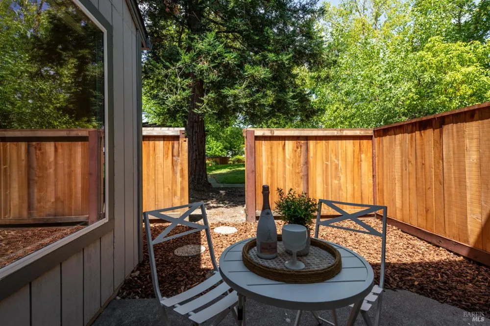 2317 Cross Avenue Santa Rosa, CA 95401