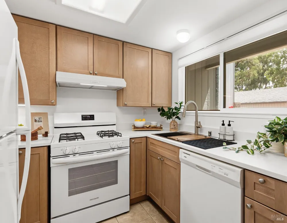 2317 Cross Avenue Santa Rosa, CA 95401