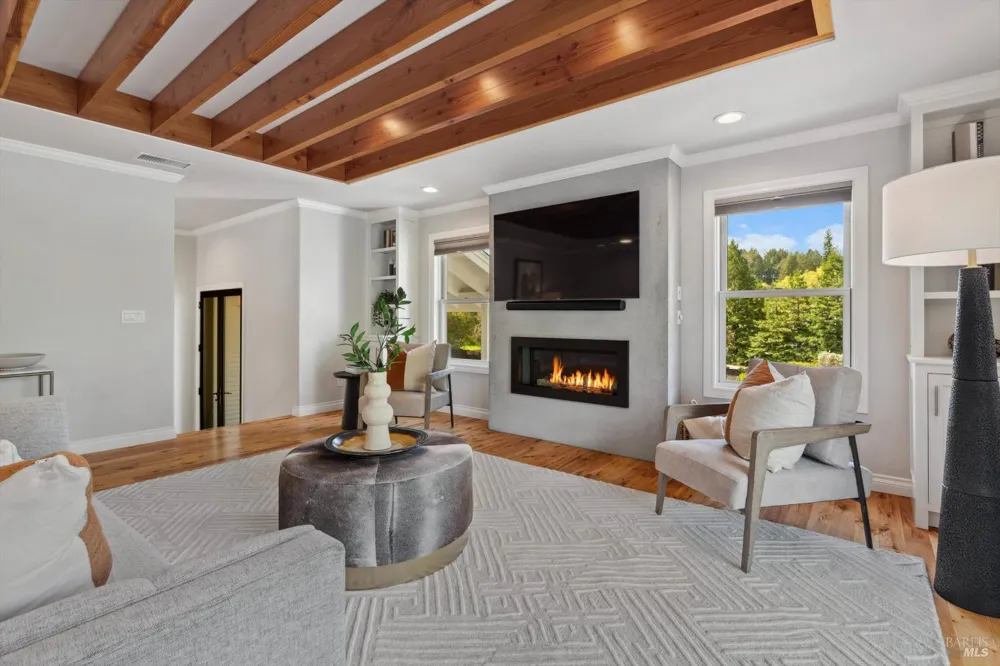 1524 Chablis Road Healdsburg, CA 95448