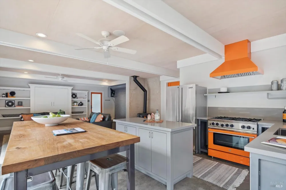 1524 Chablis Road Healdsburg, CA 95448
