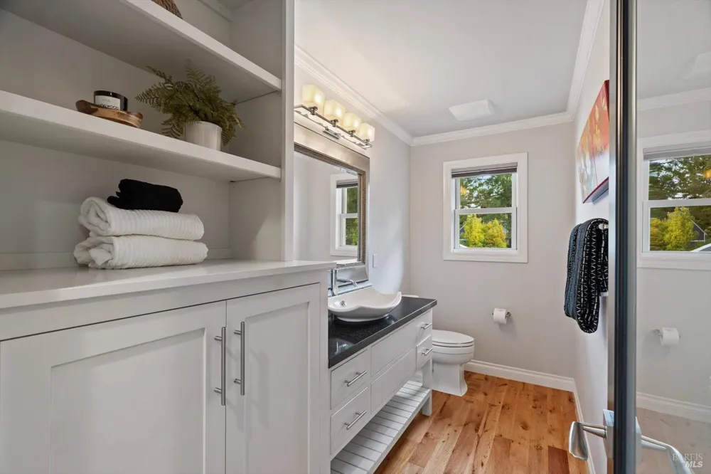 1524 Chablis Road Healdsburg, CA 95448