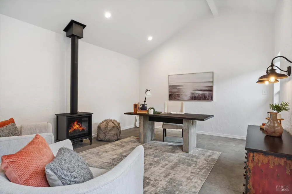 1524 Chablis Road Healdsburg, CA 95448