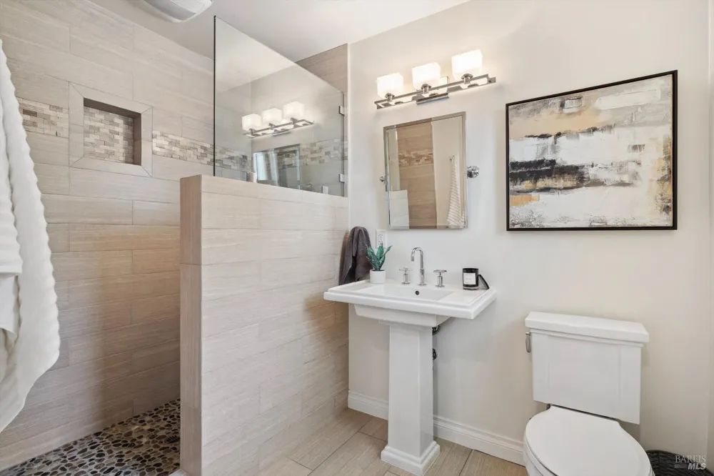 1524 Chablis Road Healdsburg, CA 95448
