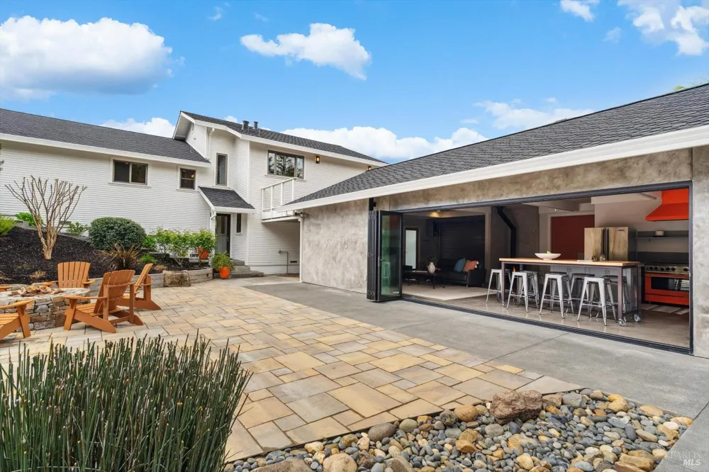 1524 Chablis Road Healdsburg, CA 95448