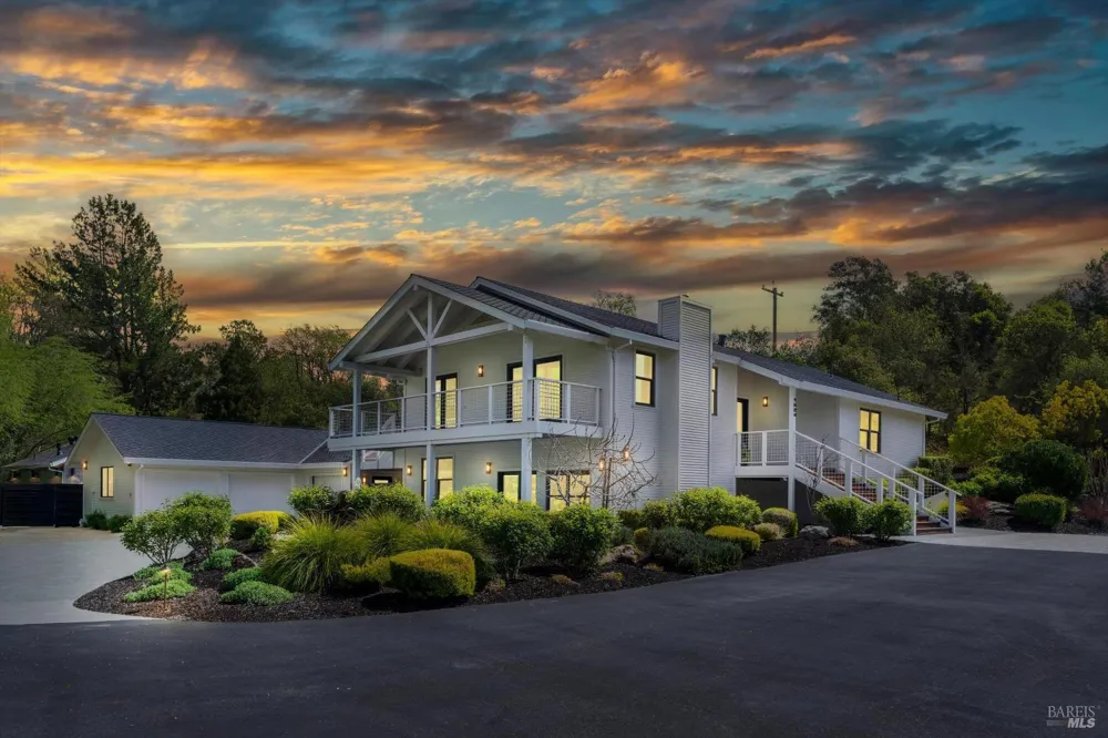 1524 Chablis Road Healdsburg, CA 95448