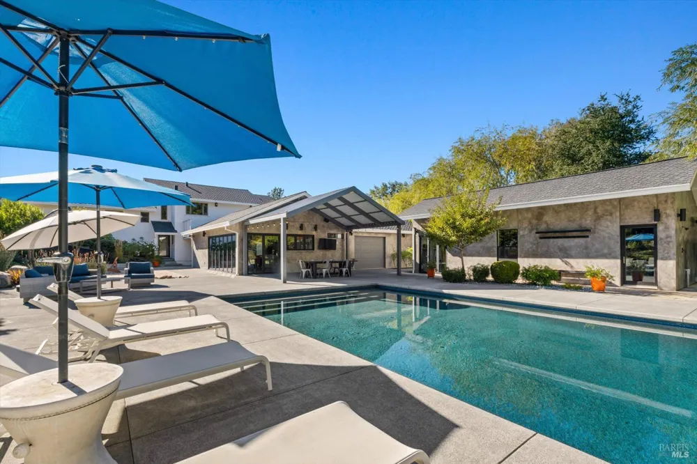 1524 Chablis Road Healdsburg, CA 95448