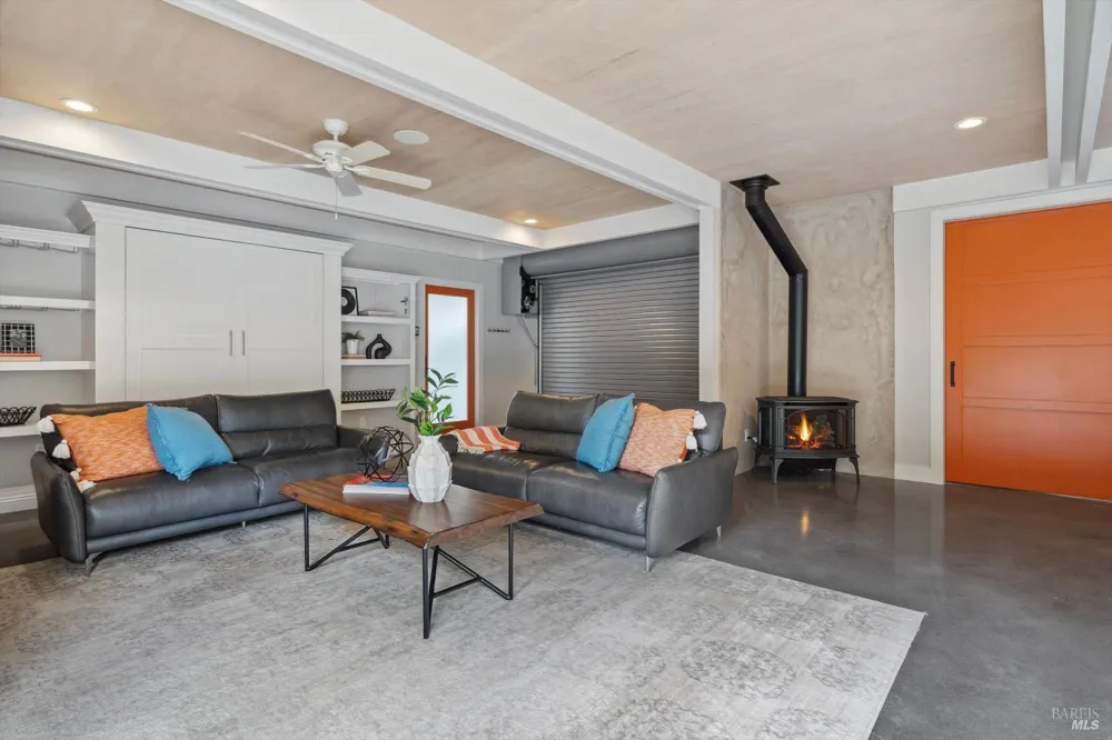 1524 Chablis Road Healdsburg, CA 95448