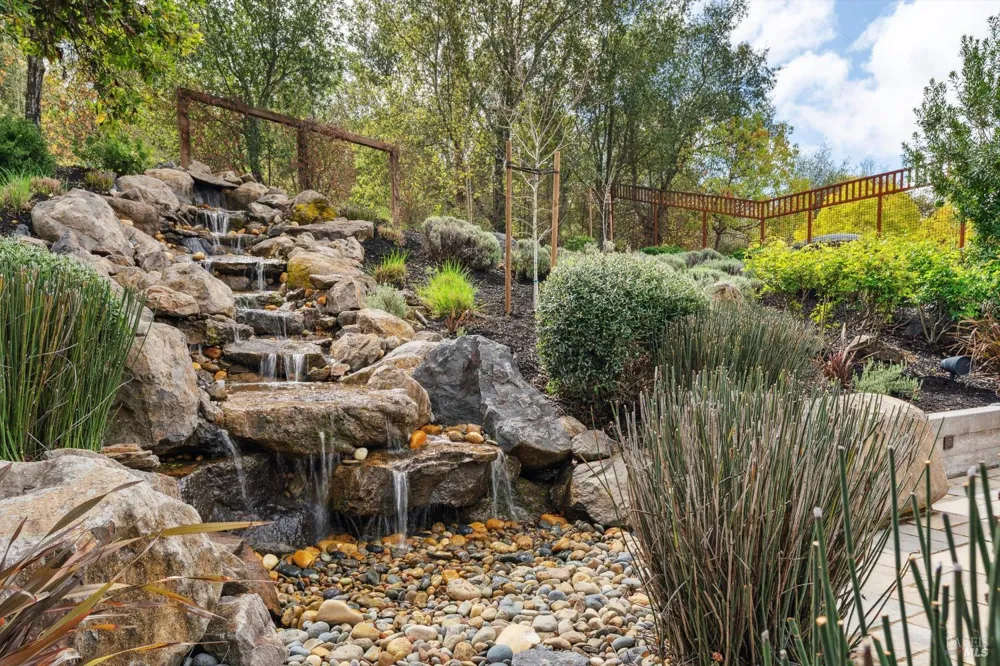 1524 Chablis Road Healdsburg, CA 95448
