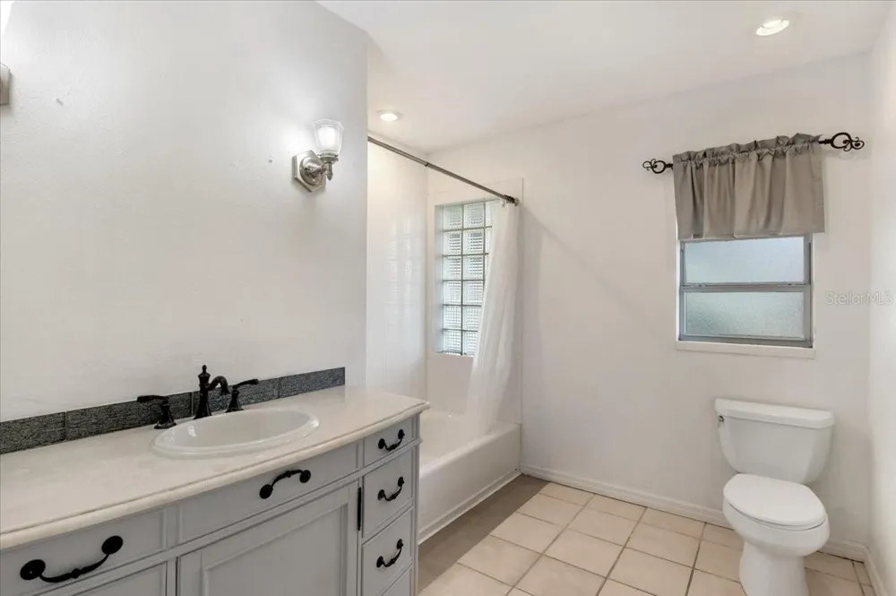 1608 BOB O LINK DRIVE Venice, FL 34293