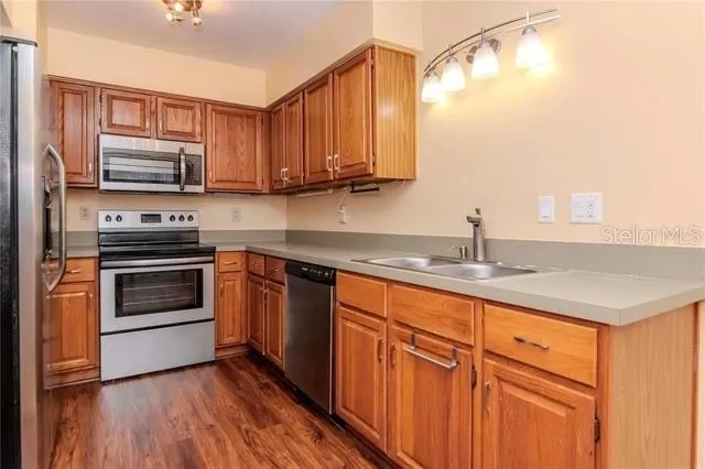 8737 BARDMOOR PLACE #101 Seminole, FL 33777
