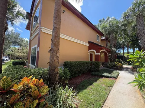 2220 CHIANTI PLACE #814
