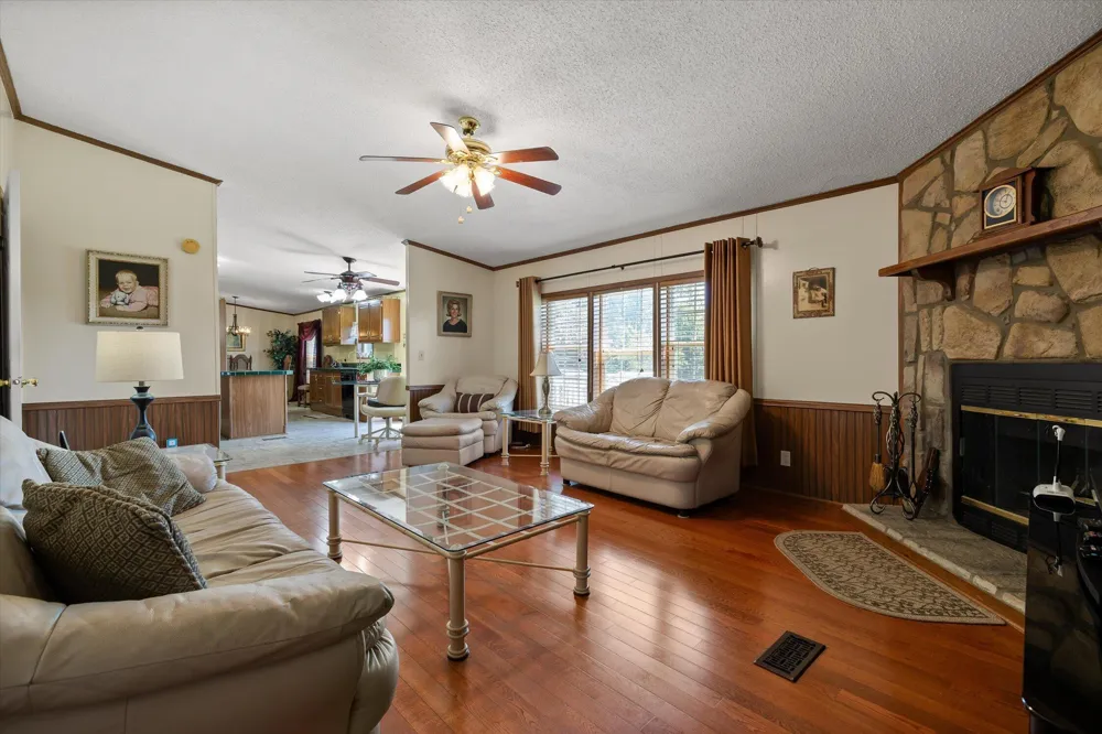 3022 Mowbray Pike Soddy Daisy, TN 37379