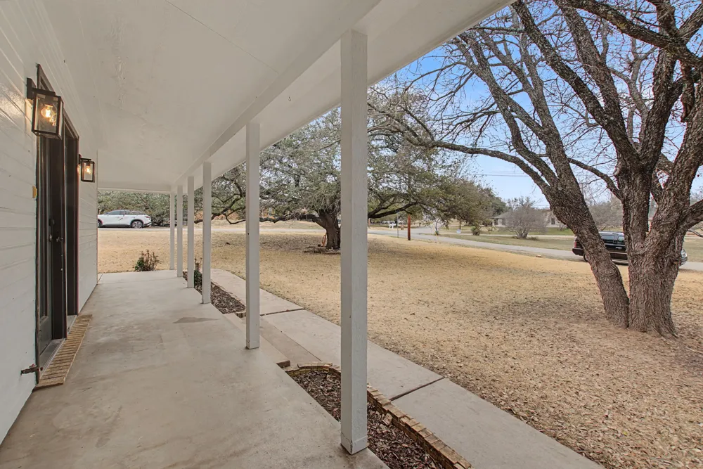 4308 Mountain View Drive Kingsland, TX 78639