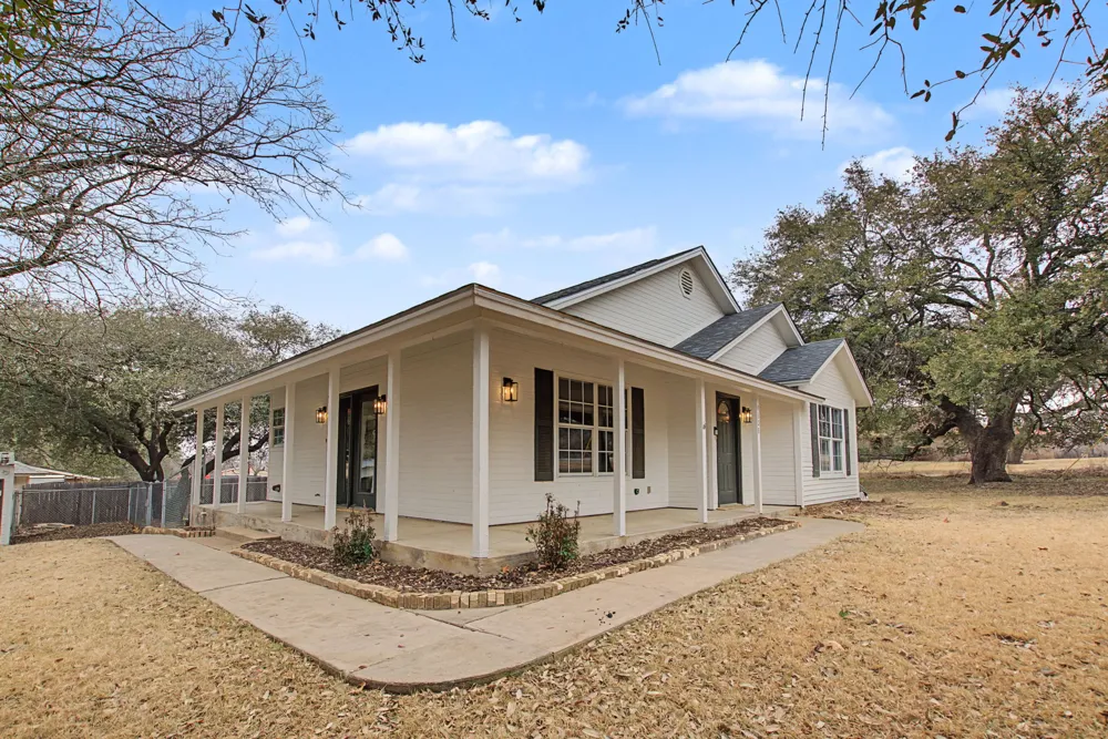4308 Mountain View Drive Kingsland, TX 78639