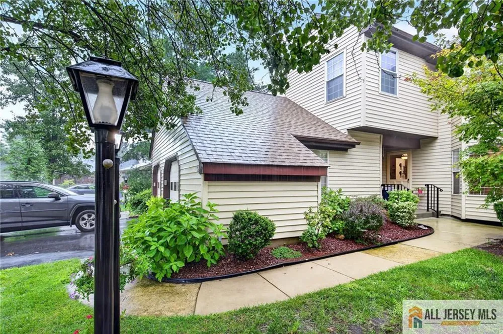 5 Hillsborough Drive #5B Monroe, NJ 08831