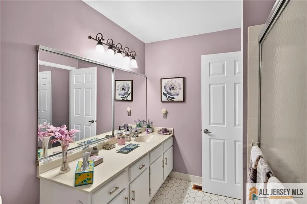 5 Hillsborough Drive #5B Monroe, NJ 08831