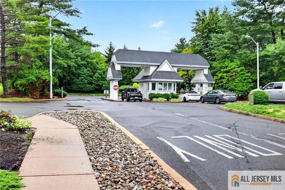 5 Hillsborough Drive #5B Monroe, NJ 08831