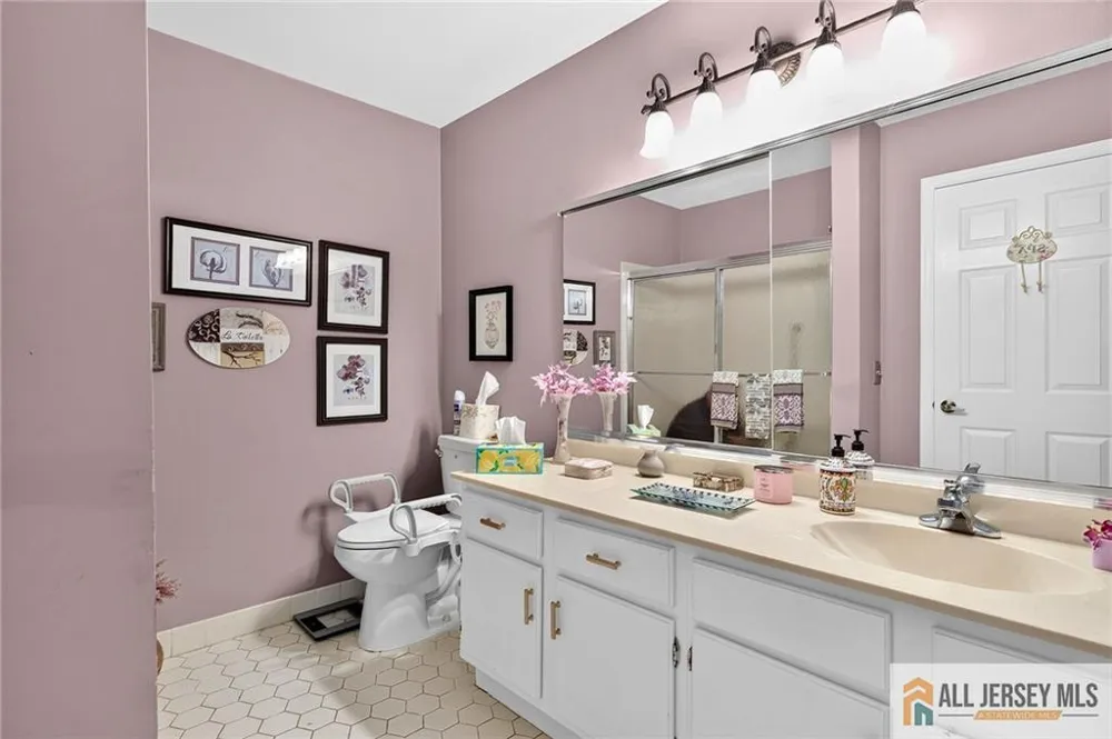 5 Hillsborough Drive #5B Monroe, NJ 08831