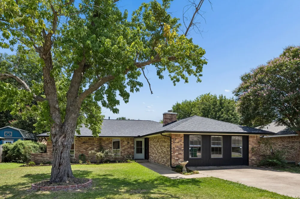 110 Bryn Mawr Lane Waxahachie, TX 75165