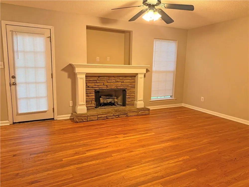 80 Teal Senoia, GA 30276