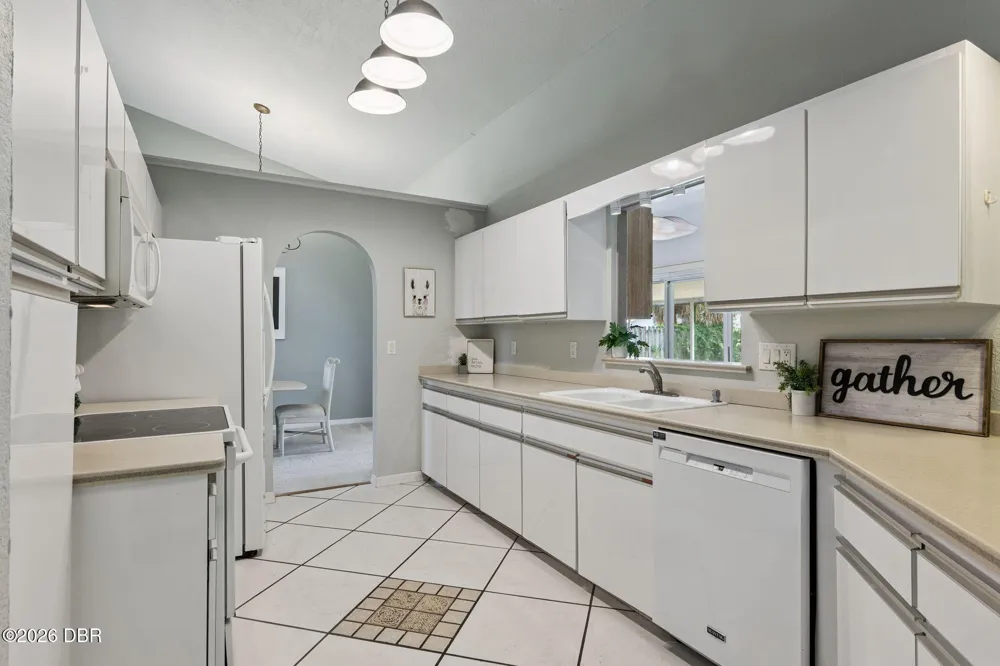 2504 Glenwood Drive Edgewater, FL 32141