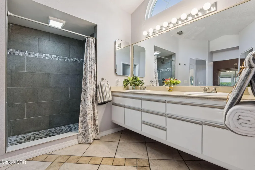 2504 Glenwood Drive Edgewater, FL 32141