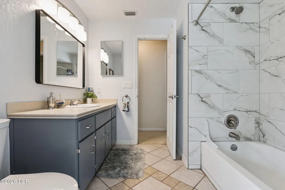 2504 Glenwood Drive Edgewater, FL 32141
