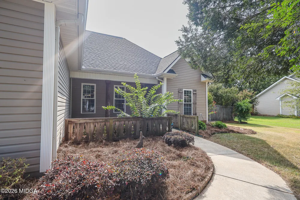 137 Pond Drive Kathleen, GA 31047