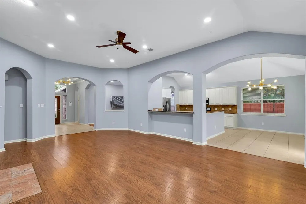 7 Caelin Court The Woodlands, TX 77382