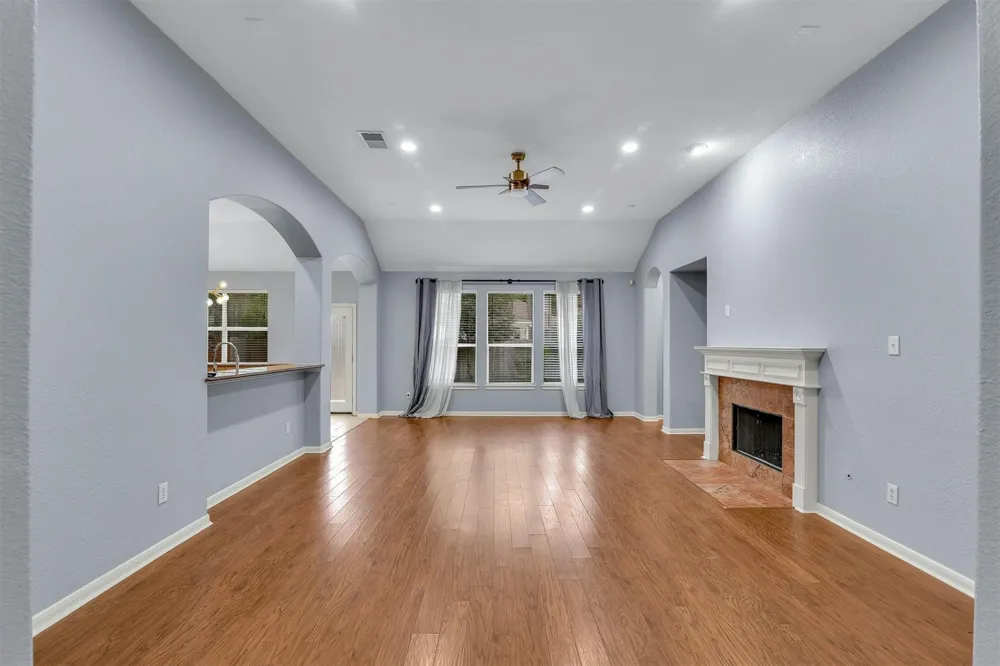 7 Caelin Court The Woodlands, TX 77382
