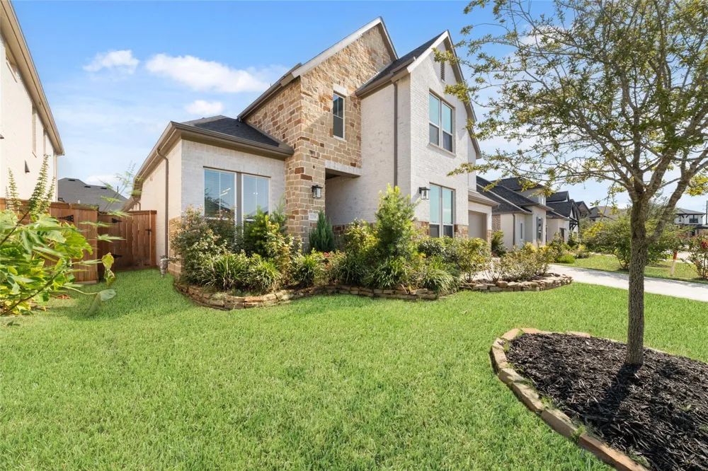 32018 Crested Knoll Court Fulshear, TX 77441