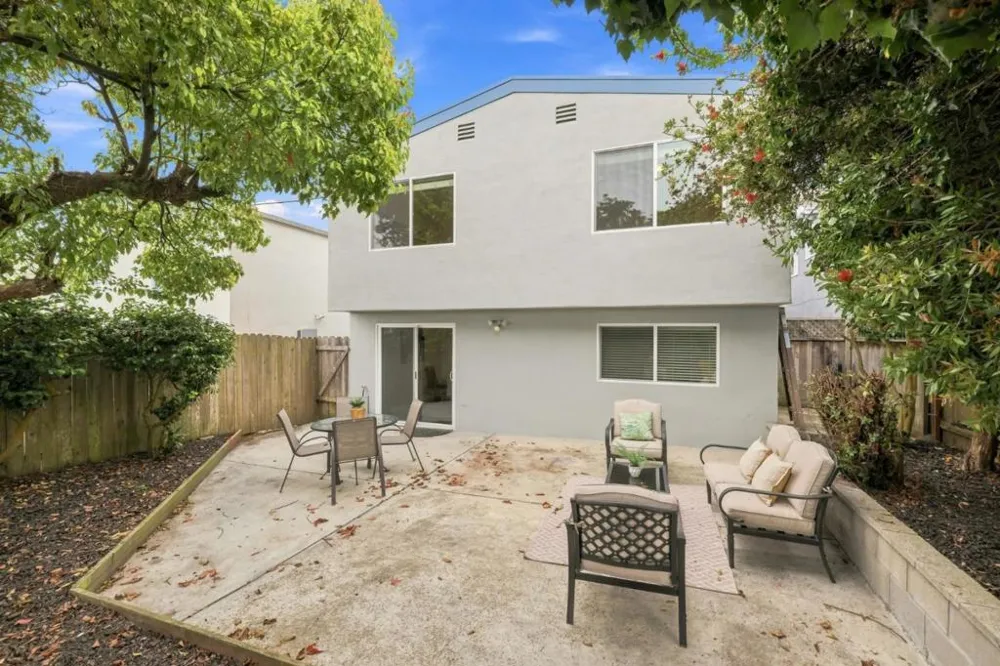 217 Del Prado Drive Daly City, CA 94015