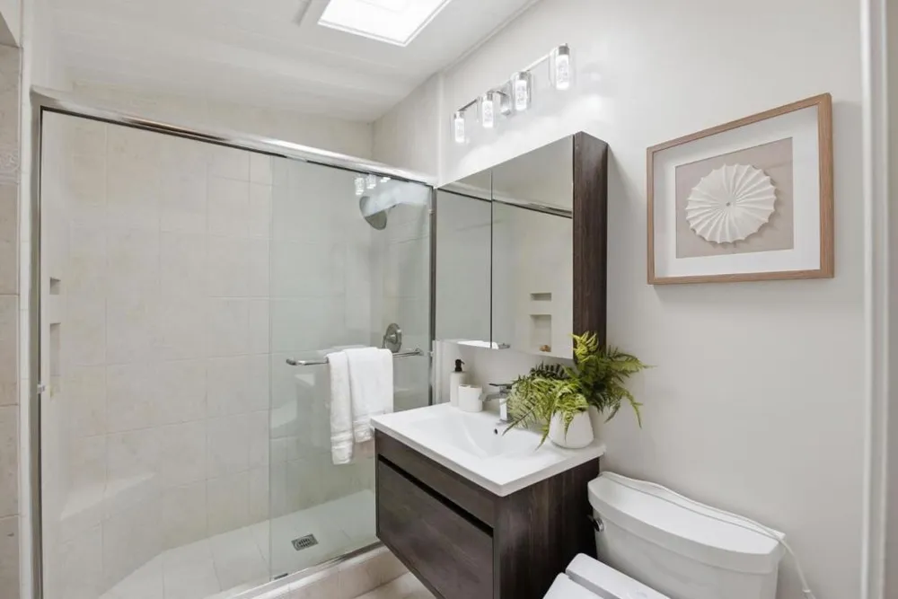 952 Dennis Drive Palo Alto, CA 94303