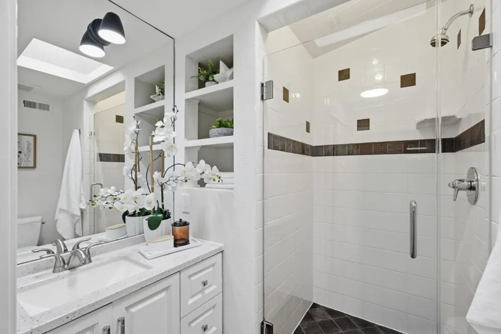 952 Dennis Drive Palo Alto, CA 94303