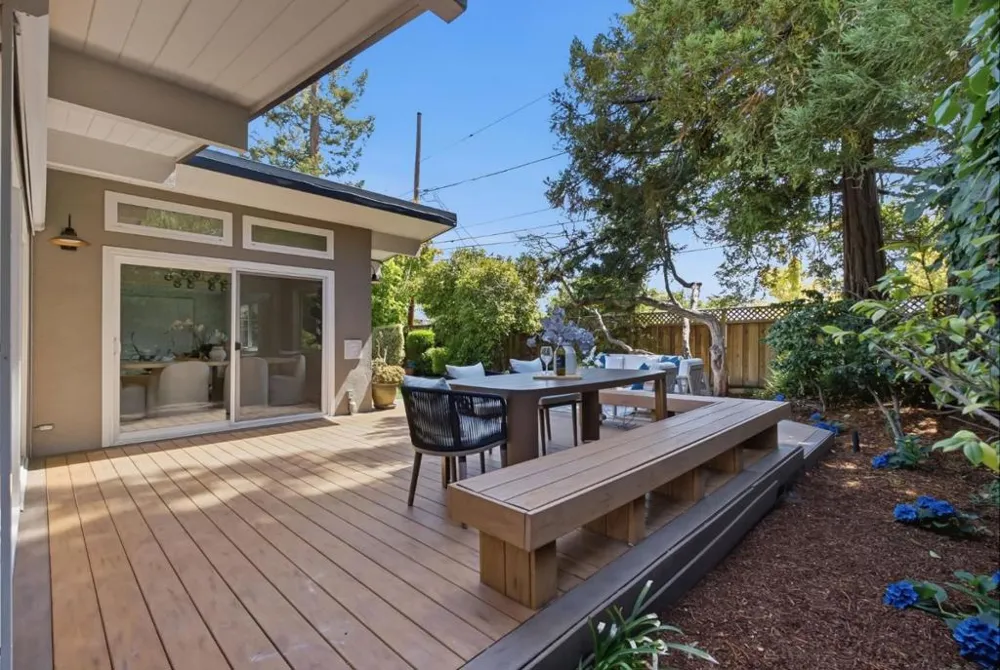 952 Dennis Drive Palo Alto, CA 94303
