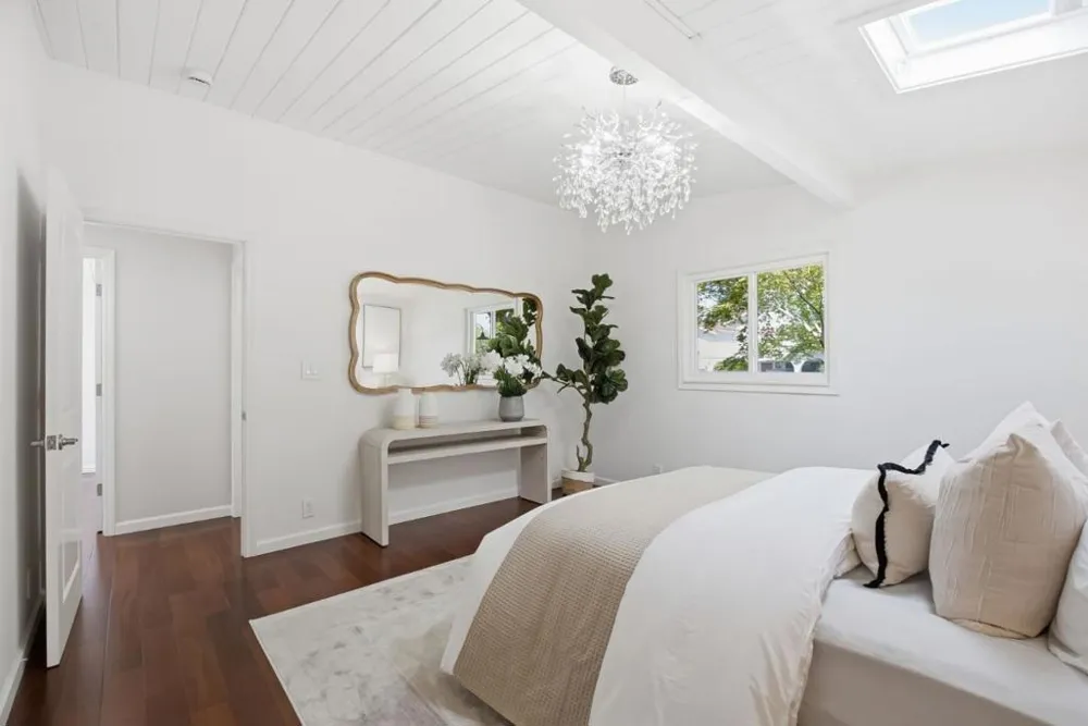 952 Dennis Drive Palo Alto, CA 94303