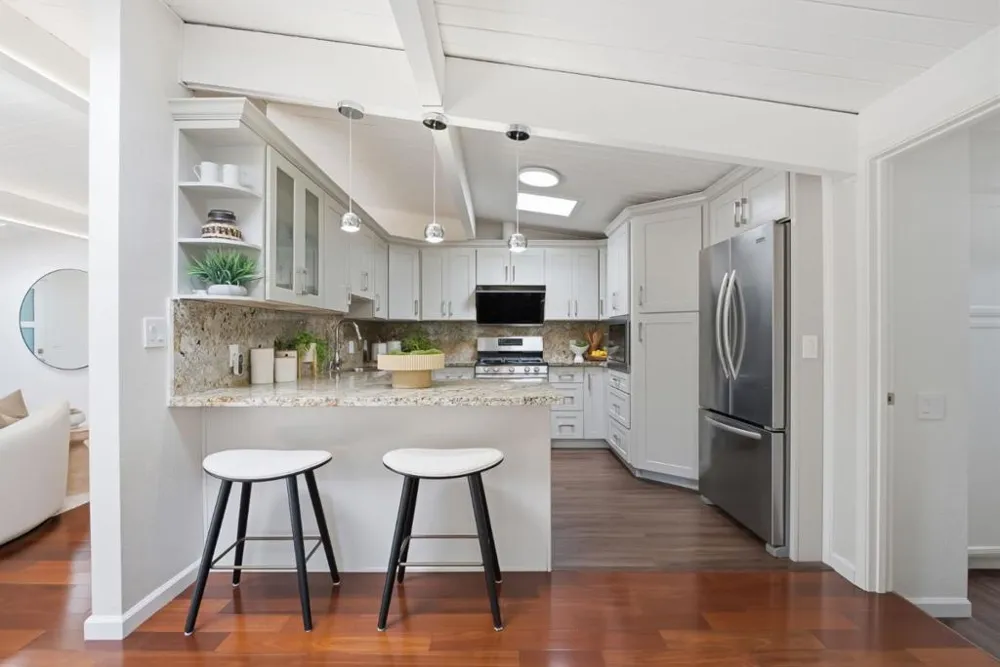 952 Dennis Drive Palo Alto, CA 94303