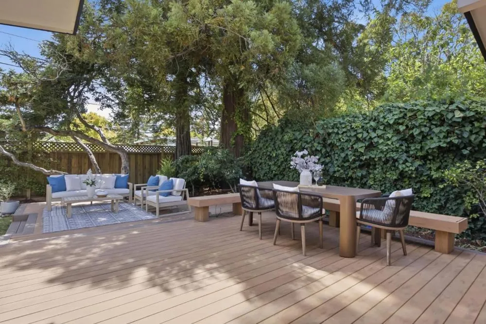 952 Dennis Drive Palo Alto, CA 94303