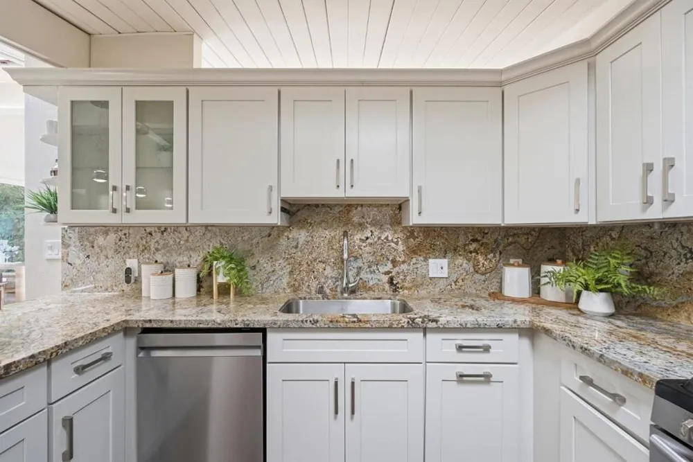 952 Dennis Drive Palo Alto, CA 94303