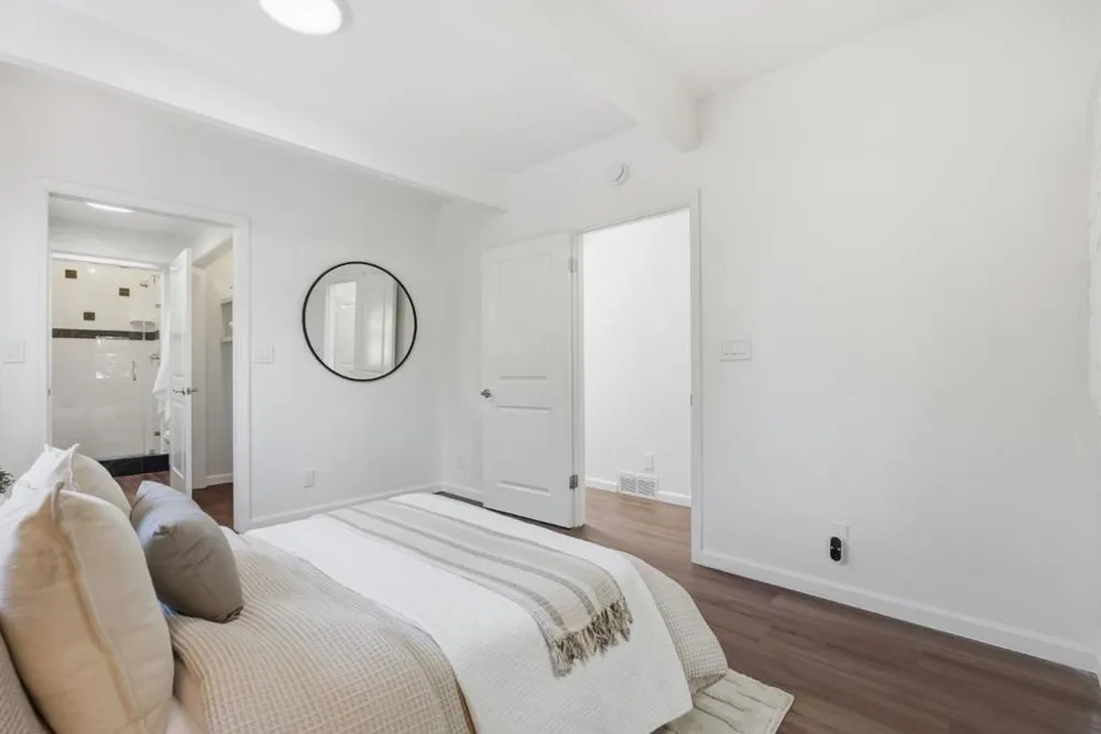 952 Dennis Drive Palo Alto, CA 94303