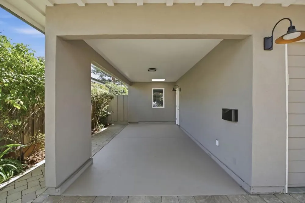 952 Dennis Drive Palo Alto, CA 94303