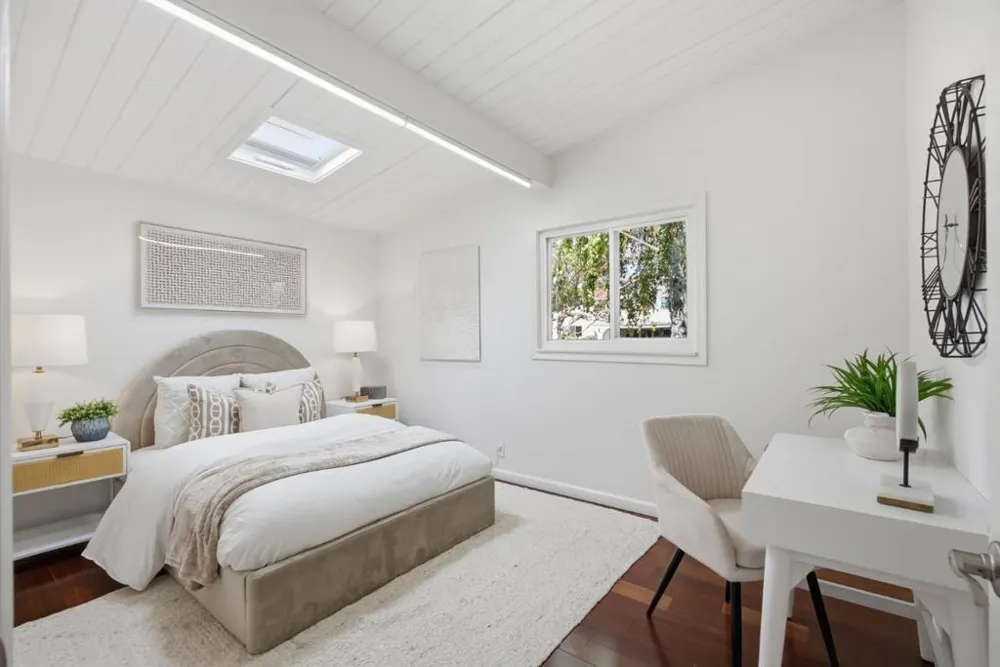 952 Dennis Drive Palo Alto, CA 94303