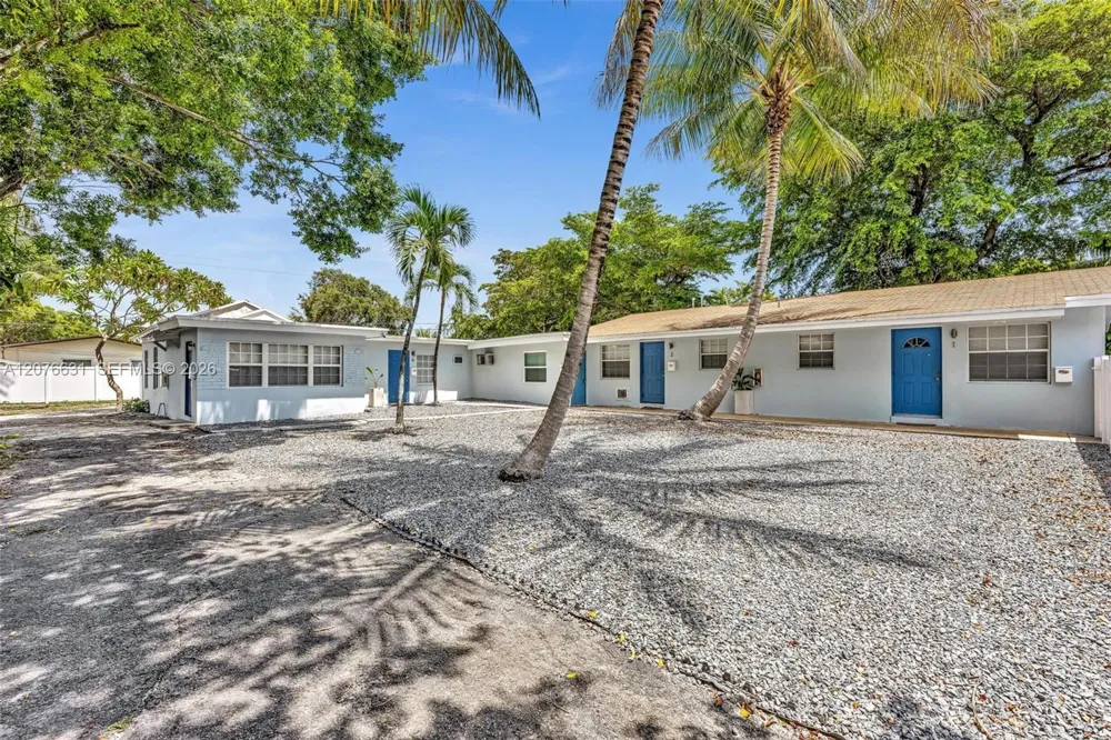 163 NW 40th St Oakland Park, FL 33309