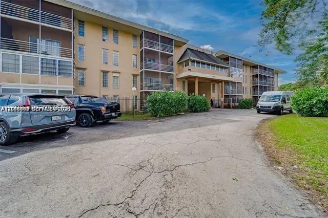 4848 NW 24th Ct #230 Lauderdale Lakes, FL 33313