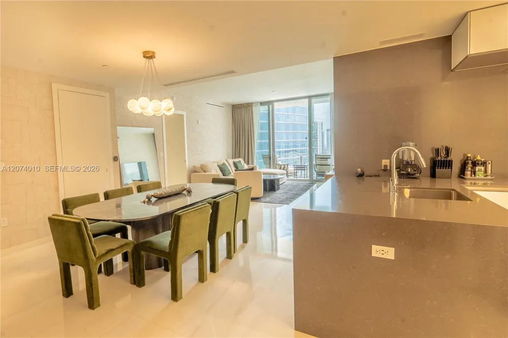 300 Biscayne Boulevard Way #3109W Miami, FL 33131