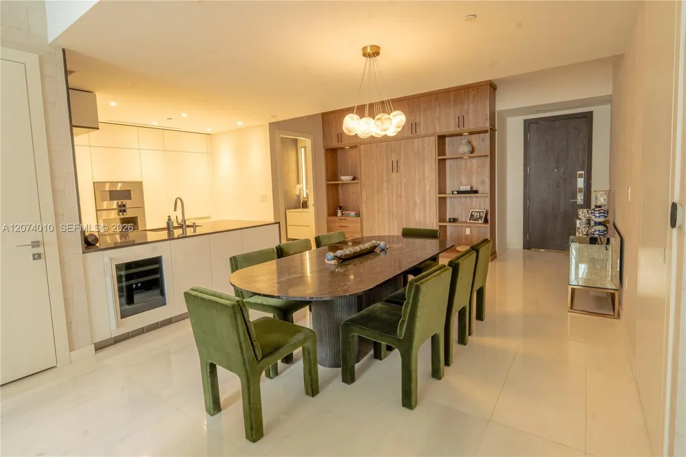 300 Biscayne Boulevard Way #3109W Miami, FL 33131